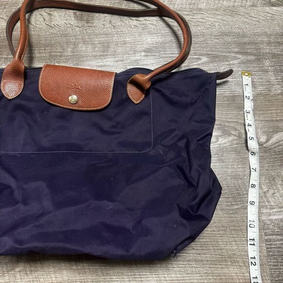 Longchamp Le Pliage Nylon Medium Shoulder Tote in Purple - Picture 4 of 10